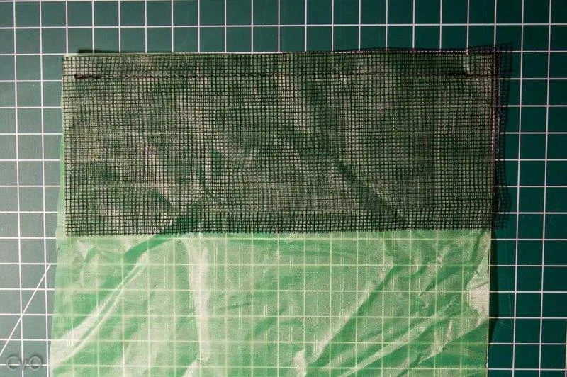 Faire une couture droite à environ 8mm du haut