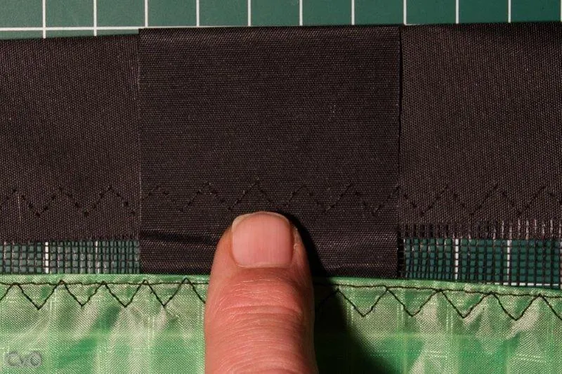Le test 2 a laissé un surplus de Dacron au niveau de la gaze. Christiann a donc appliqué la méthode 1
